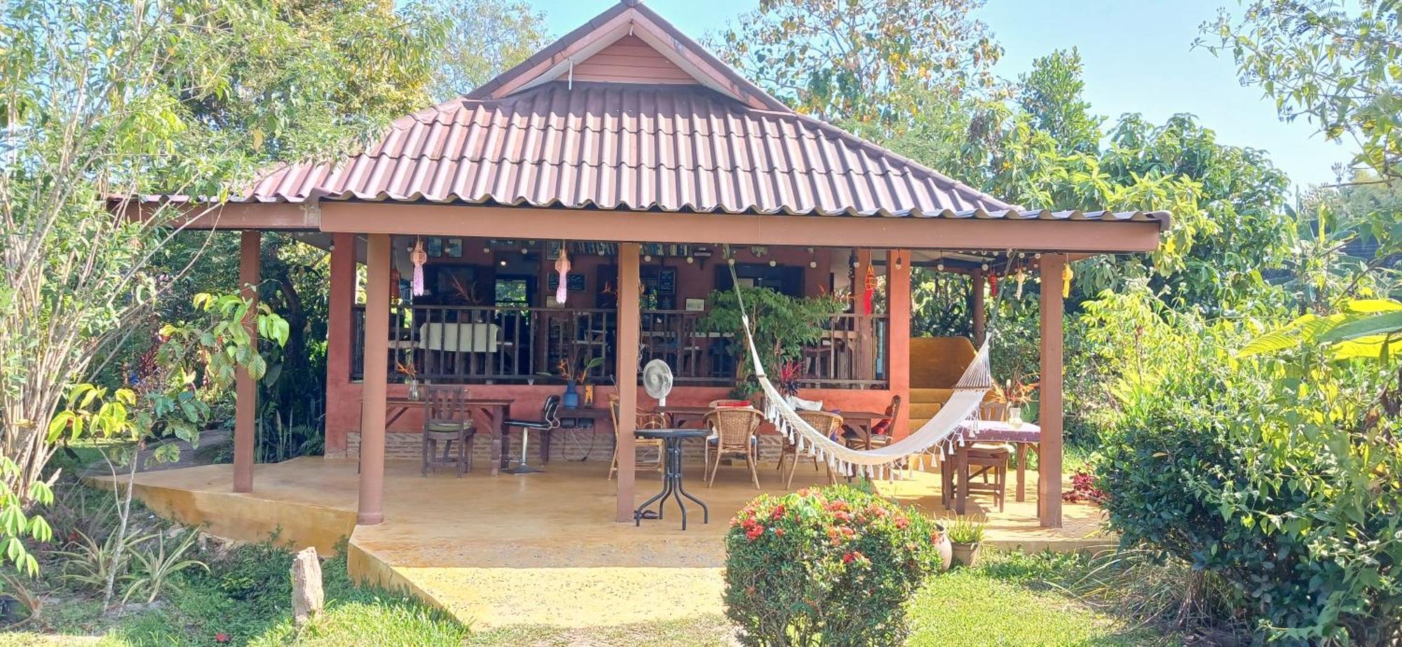 Country Retreat Hotel Mae Rim Ngoại thất bức ảnh