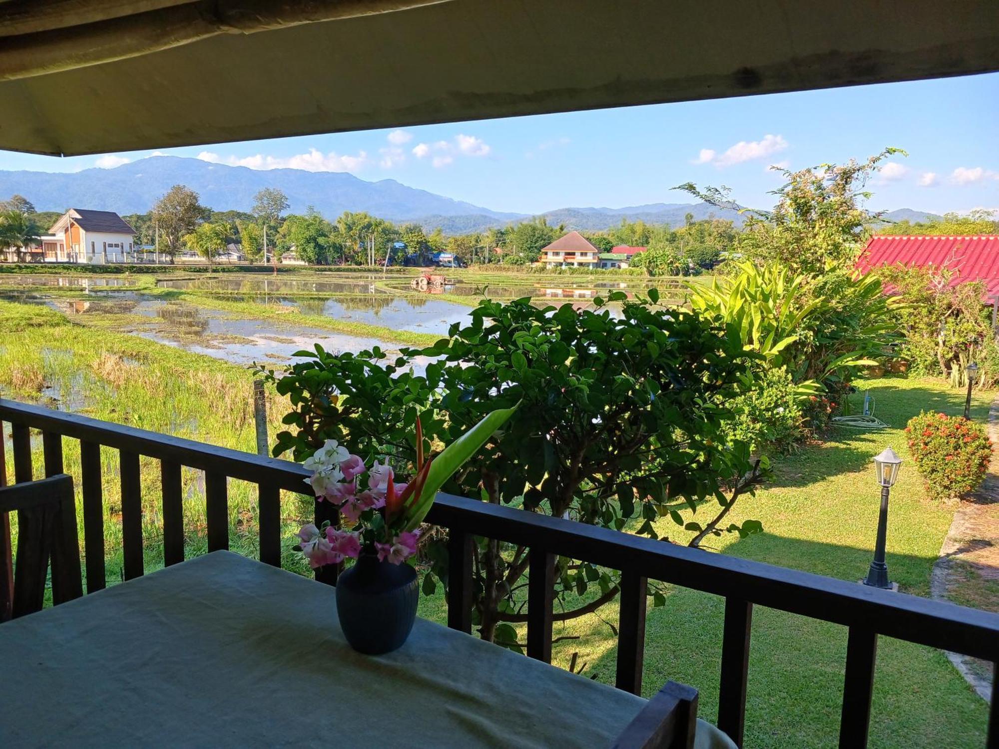 Country Retreat Hotel Mae Rim Ngoại thất bức ảnh