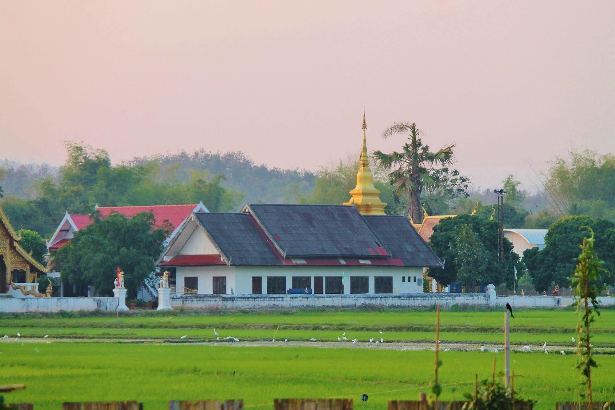 Country Retreat Hotel Mae Rim Ngoại thất bức ảnh