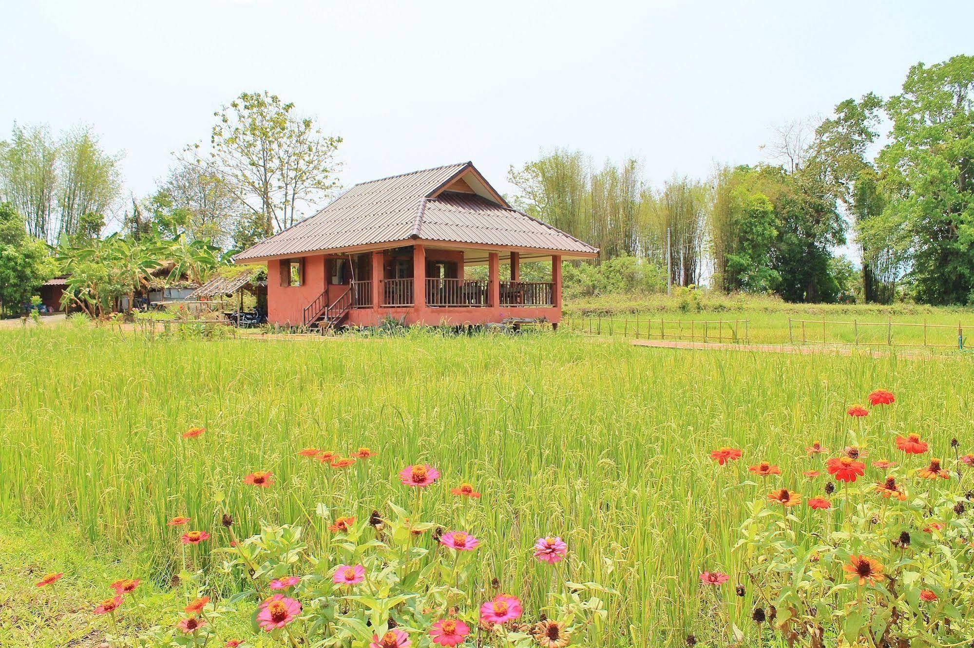 Country Retreat Hotel Mae Rim Ngoại thất bức ảnh
